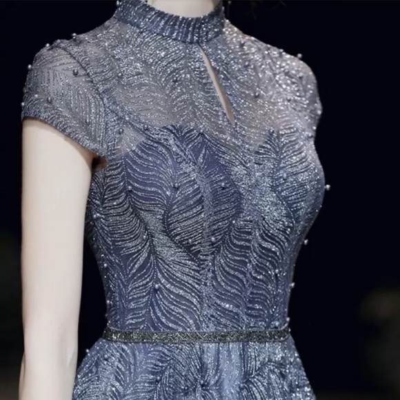 Gorgeous dark blue evening dress cap sleeve shiny sequined high a-line gown💙✨ - Picture 3 of 4